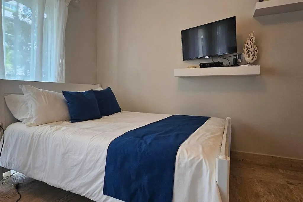 3 Bedroom First Line Beach Apt At Playa Bonita El Paraiso Building 101 Las Terrenas 0*,  Dominicaanse Republiek