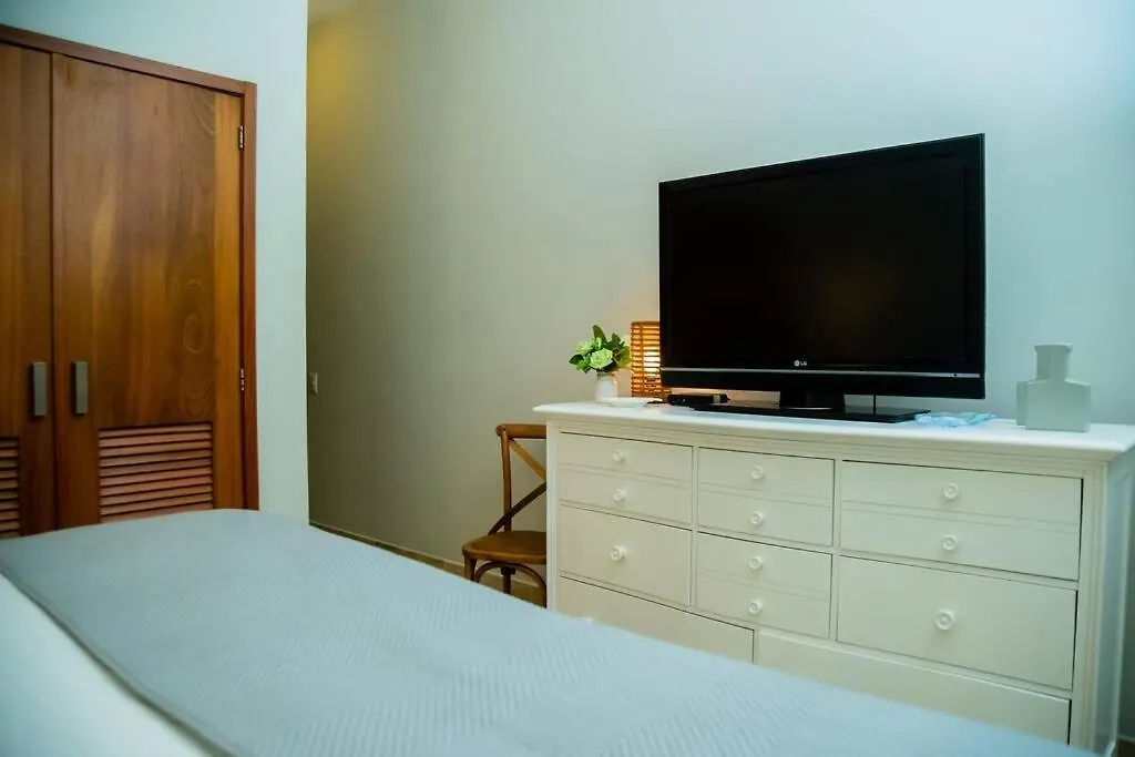 3 Bedroom First Line Beach Apt At Playa Bonita El Paraiso Building 101 Las Terrenas 0*,