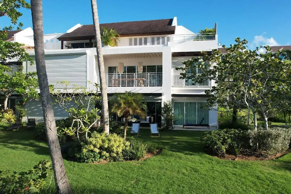 3 Bedroom First Line Beach Apt At Playa Bonita El Paraiso Building 101 Las Terrenas République dominicaine